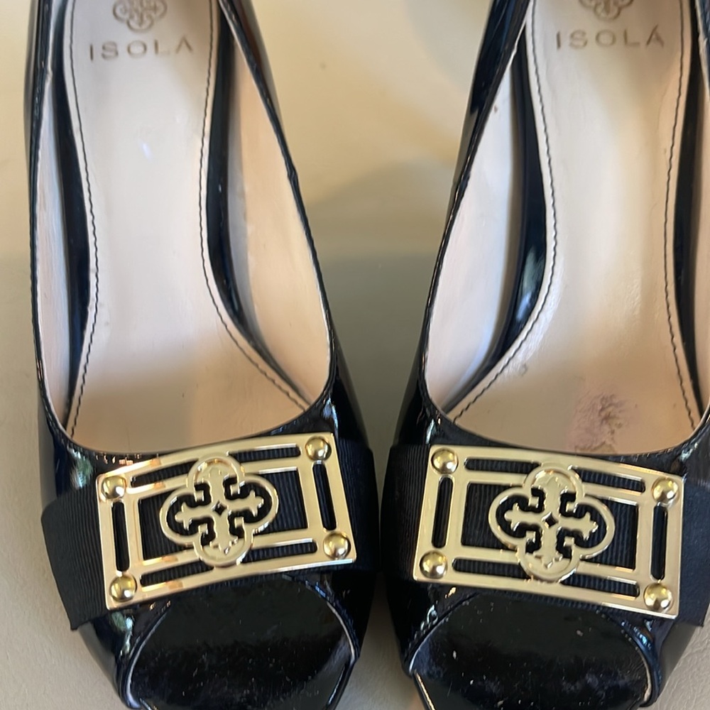 Isola black with gold prep toe patent leather 3.5 shoes.  Designer pump
